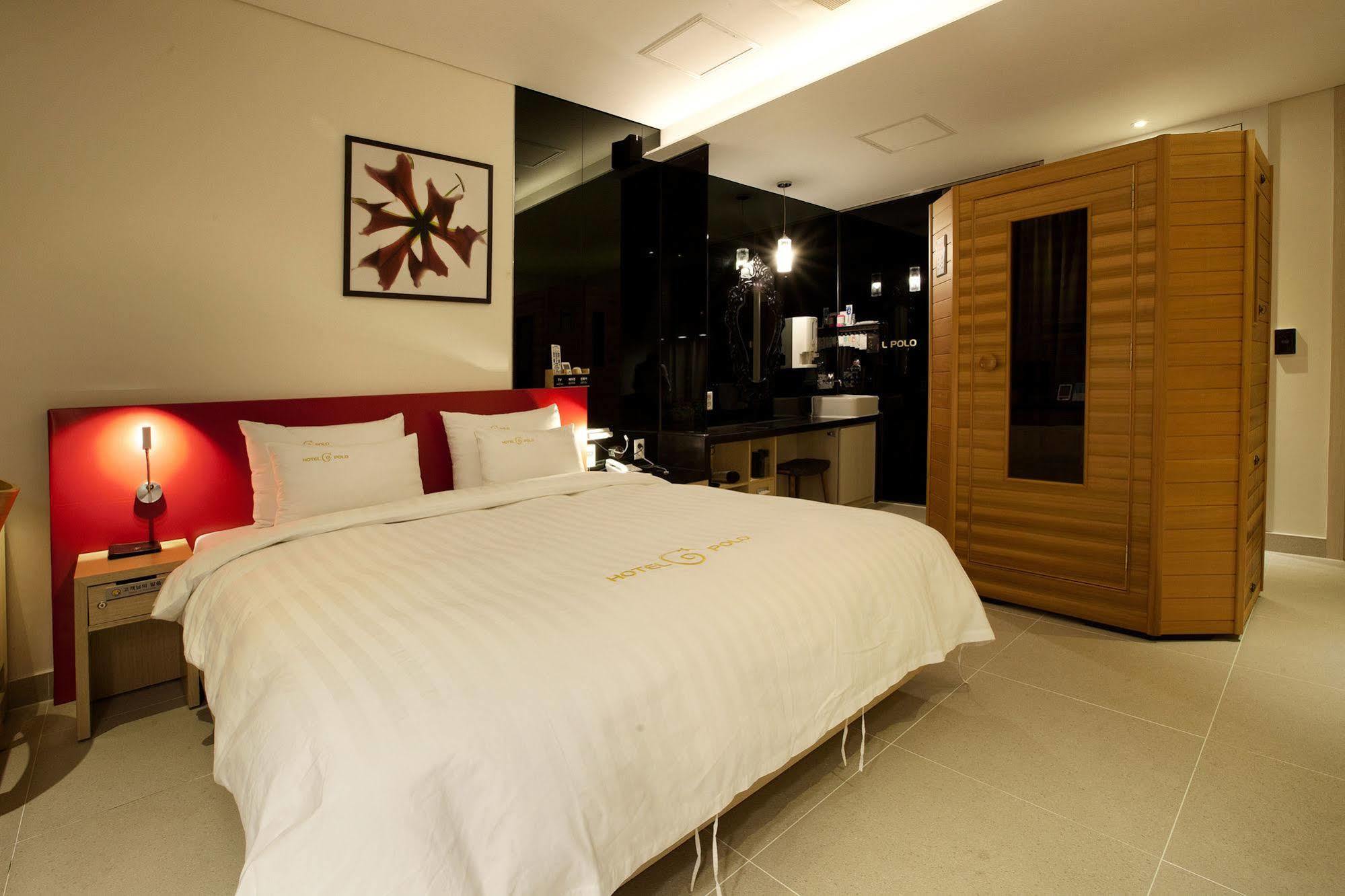 Polo Tourist Hotel Інчхон Екстер'єр фото